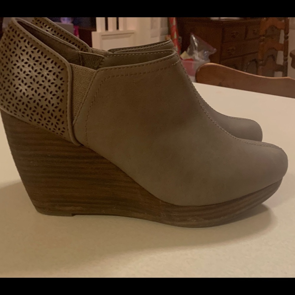 women’s suede camel colored wedges